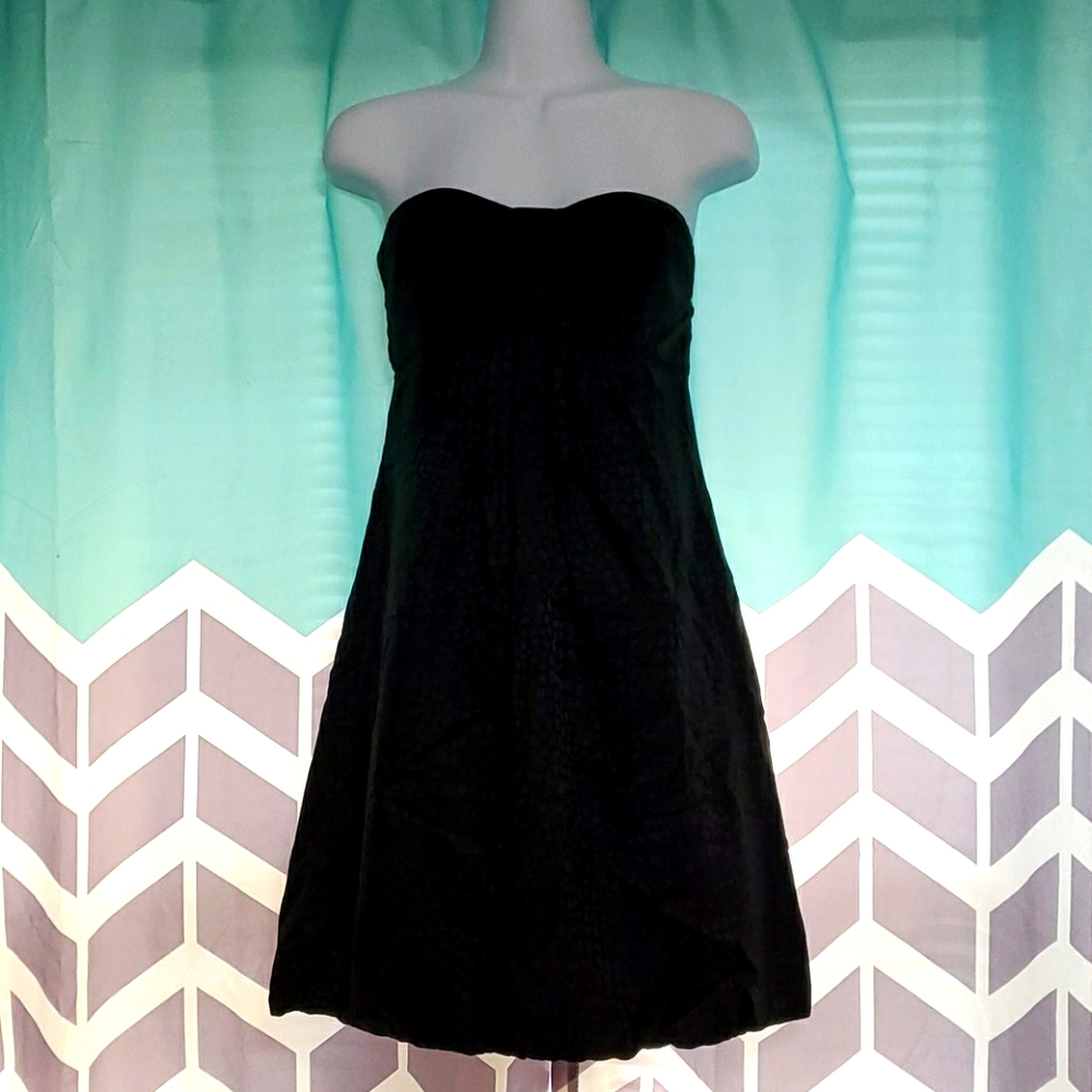 Sz 6 White House Black Market Short Black Dress